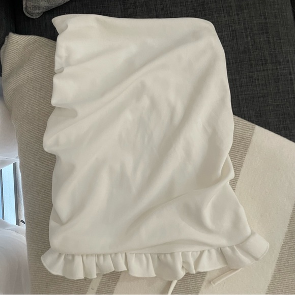 Revamped White Mini Skirt - Picture 3 of 4